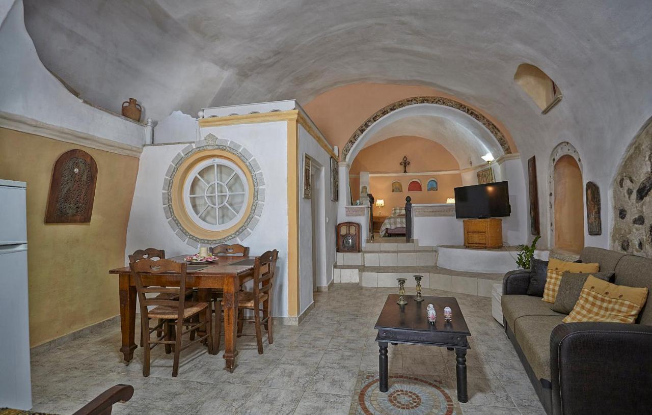 Vóthon Santorini Cave Houses מראה חיצוני תמונה